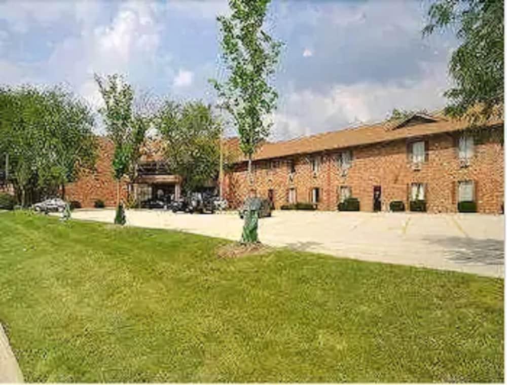 Clarion Pointe Bloomington-Normal Near I-55 And University Exterior photo