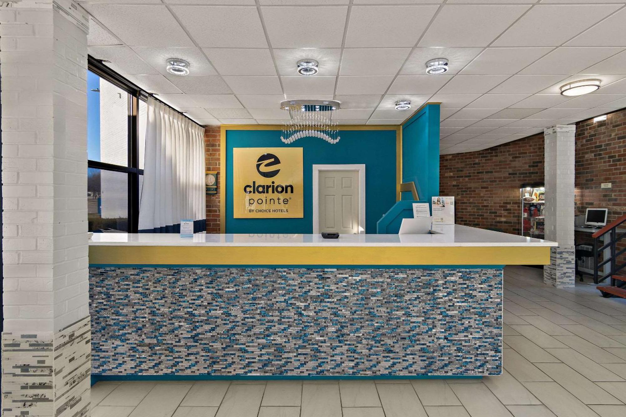 Clarion Pointe Bloomington-Normal Near I-55 And University Exterior photo